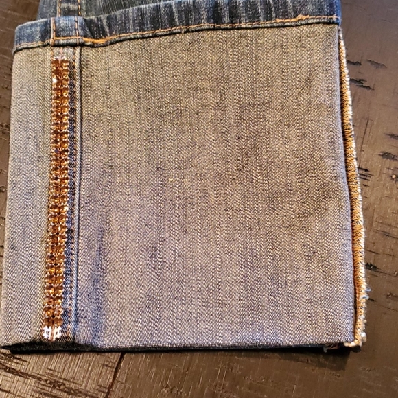 ALLEN B. By Allen Schwartz cropped jeans - Picture 7 of 8